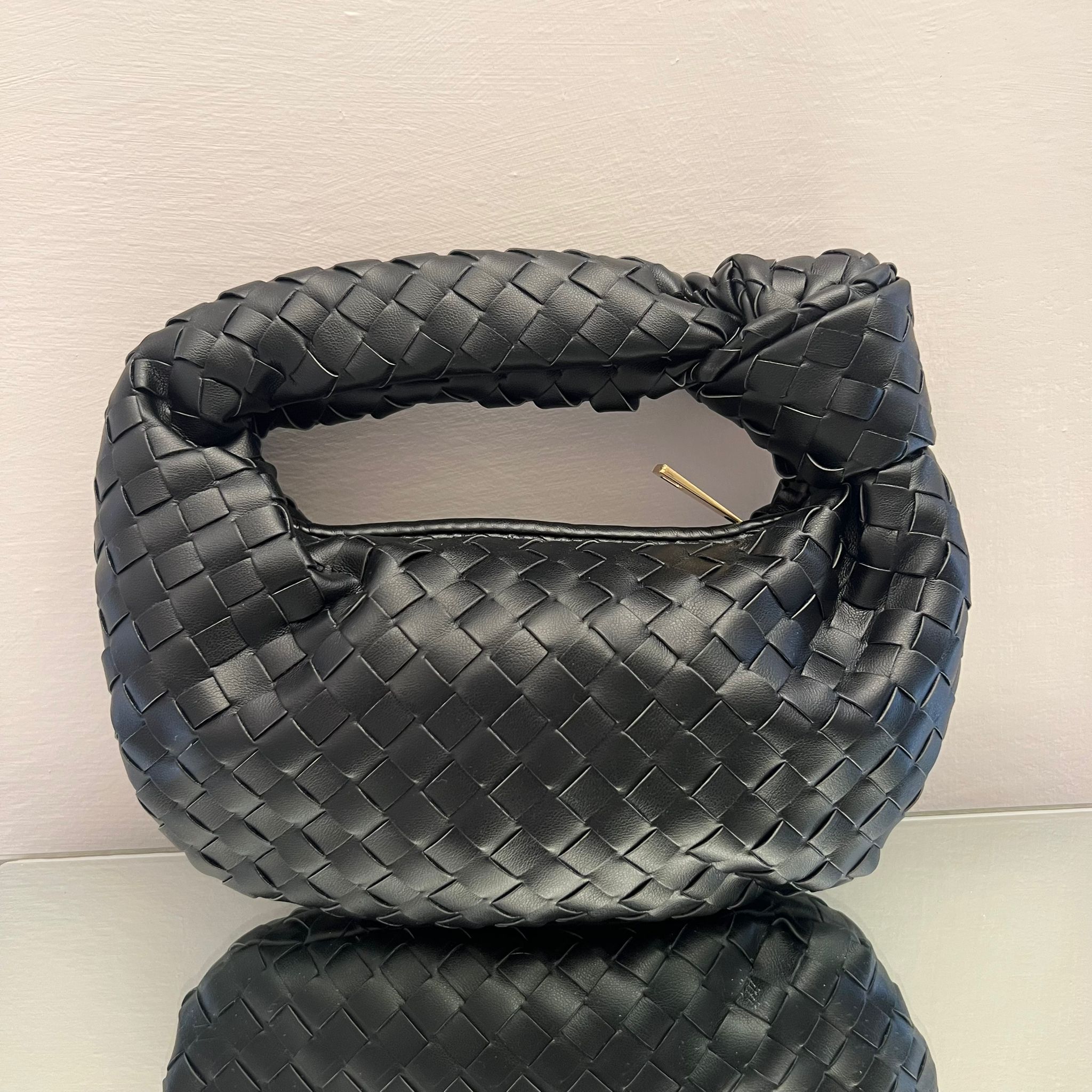 TOTE BAG IN ECOPELLE CON NODO E MOTIVO INTRECCIATO