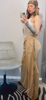 PANTALONI SCAMOSCIATI CON FRANGE