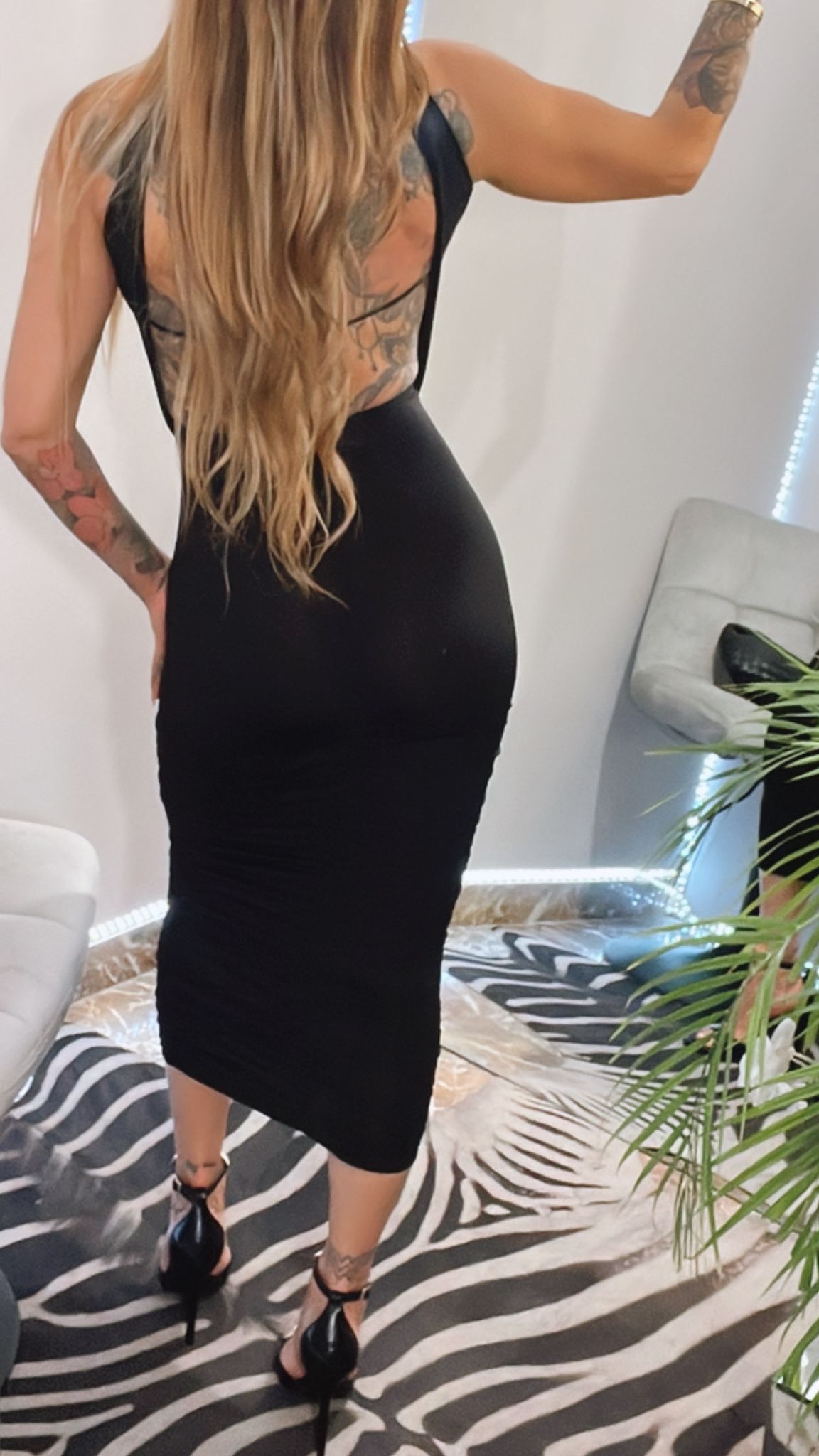 ABITO ELASTICIZZATO IN LYCRA OPACA