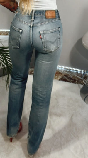 LEVI'S VINTAGE 501 ZOE